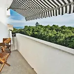 아파트 Rino****, 58m², 170m From The