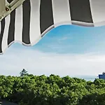 Rino****, 58m², 170m From The 아파트