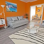 Rino****, 58m², 170m From The 리예카