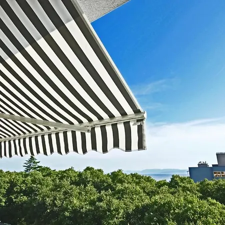 Rino****, 58m², 170m From The Lejlighed Rijeka