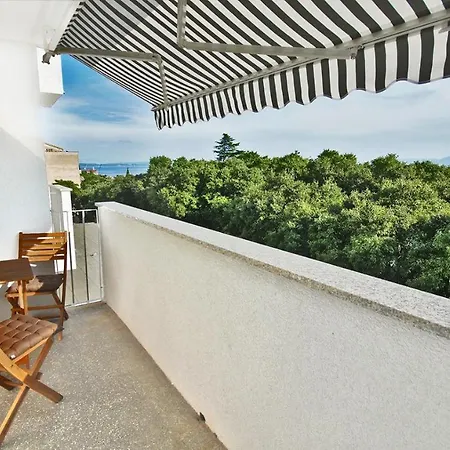 Apartman Rino****, 58m², 170m From The