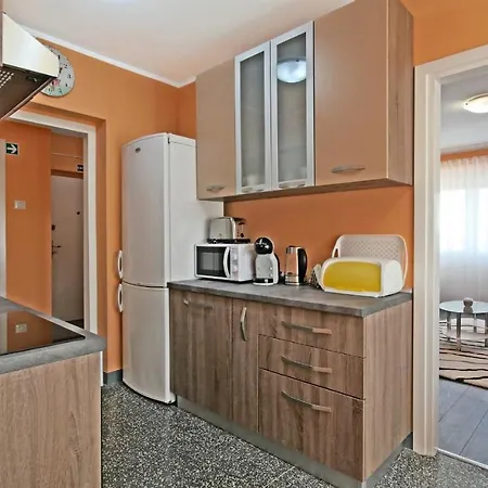 Rino****, 58m², 170m From The Apartman
