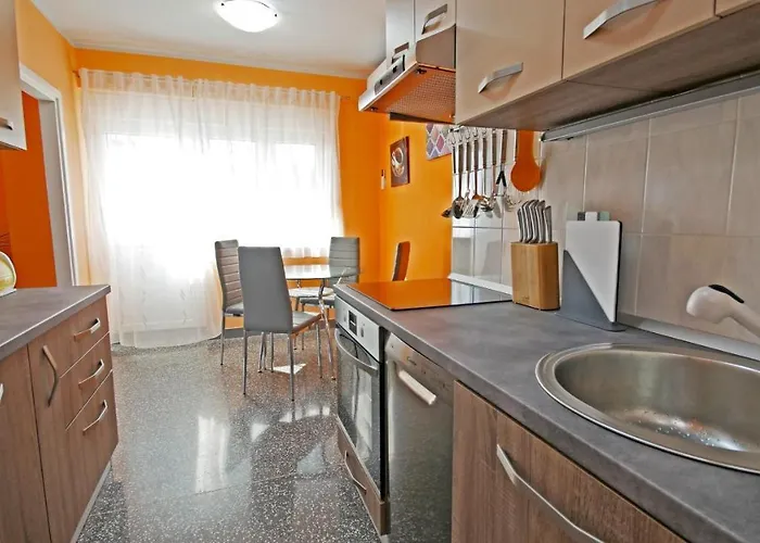 Rino****, 58m², 170m From The Apartman