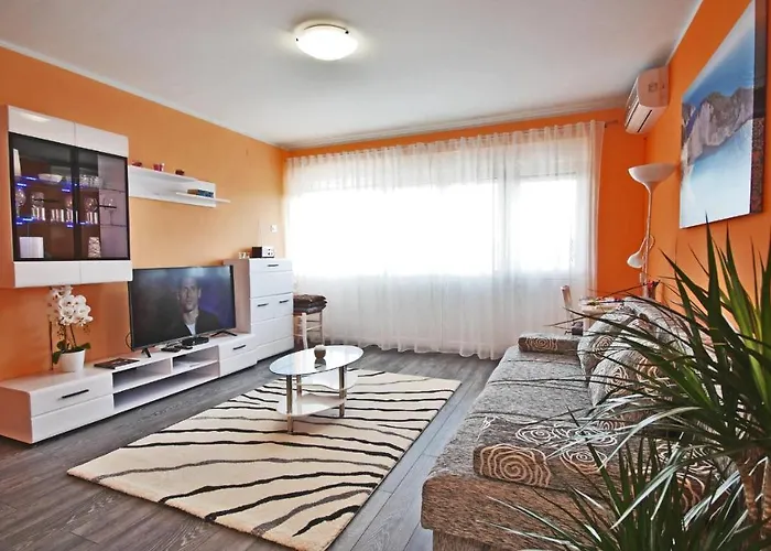 Rino****, 58m², 170m From The Apartman