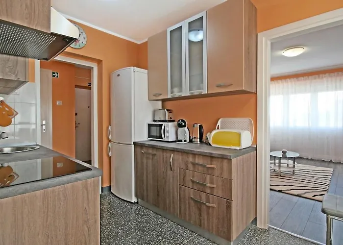 Rino****, 58m², 170m From The Apartman
