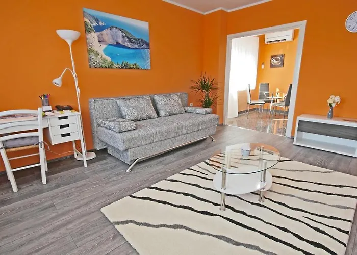 Rino****, 58m², 170m From The Fiume