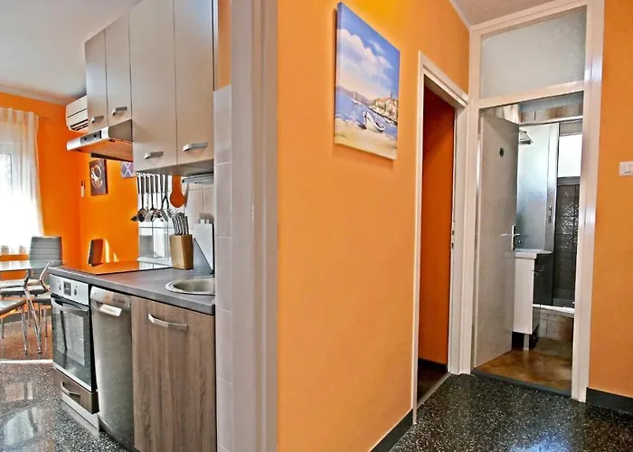 Apartman Rino****, 58m², 170m From The