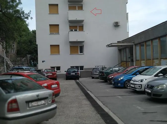 Apartman Rino****, 58m², 170m From The Fiume