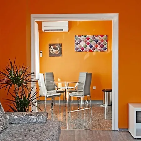 Rino****, 58m², 170m From The