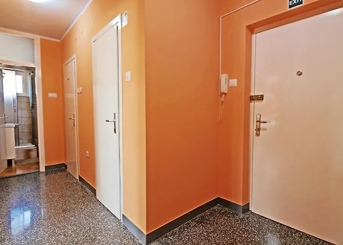 Rino****, 58m², 170m From The Appartement